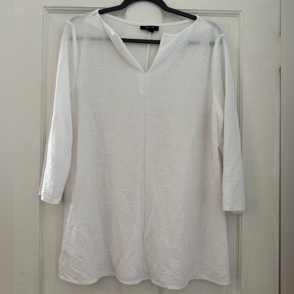 Alfani White V-Neck Tunic Top